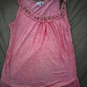 Woman's sleeveless shirt